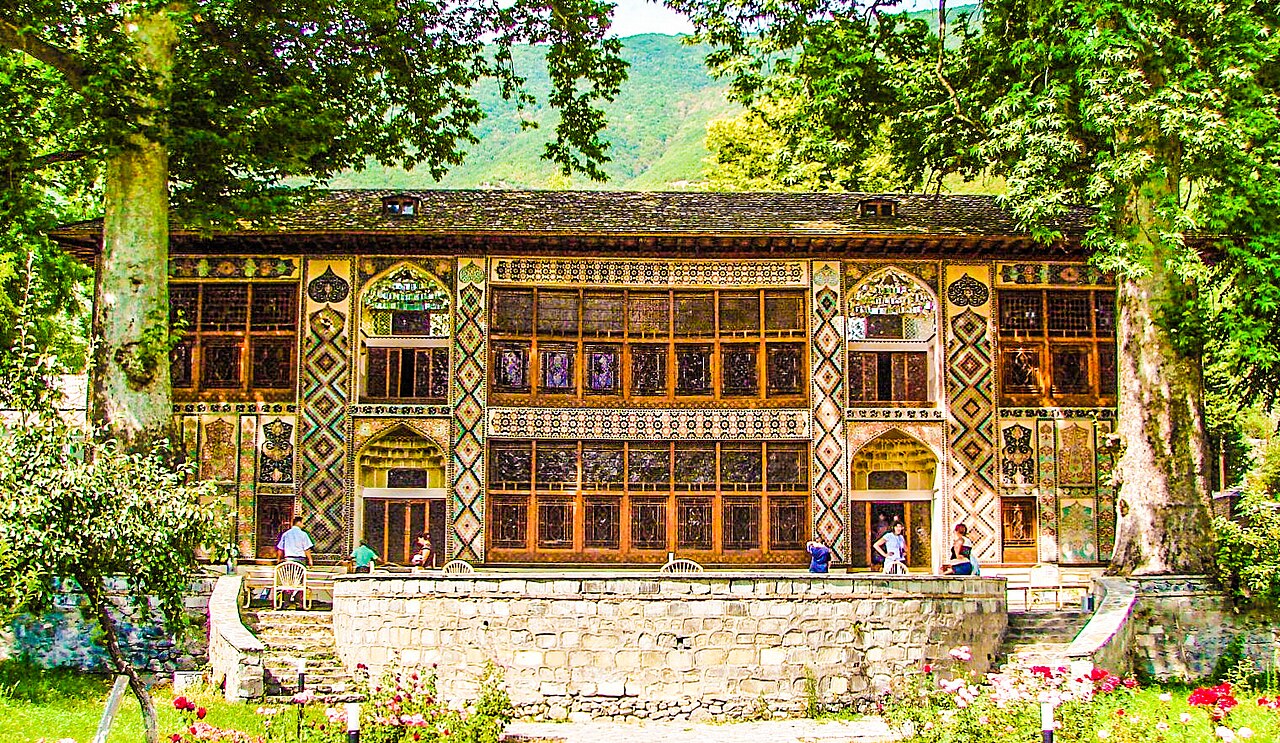 Şeki Han Sarayı