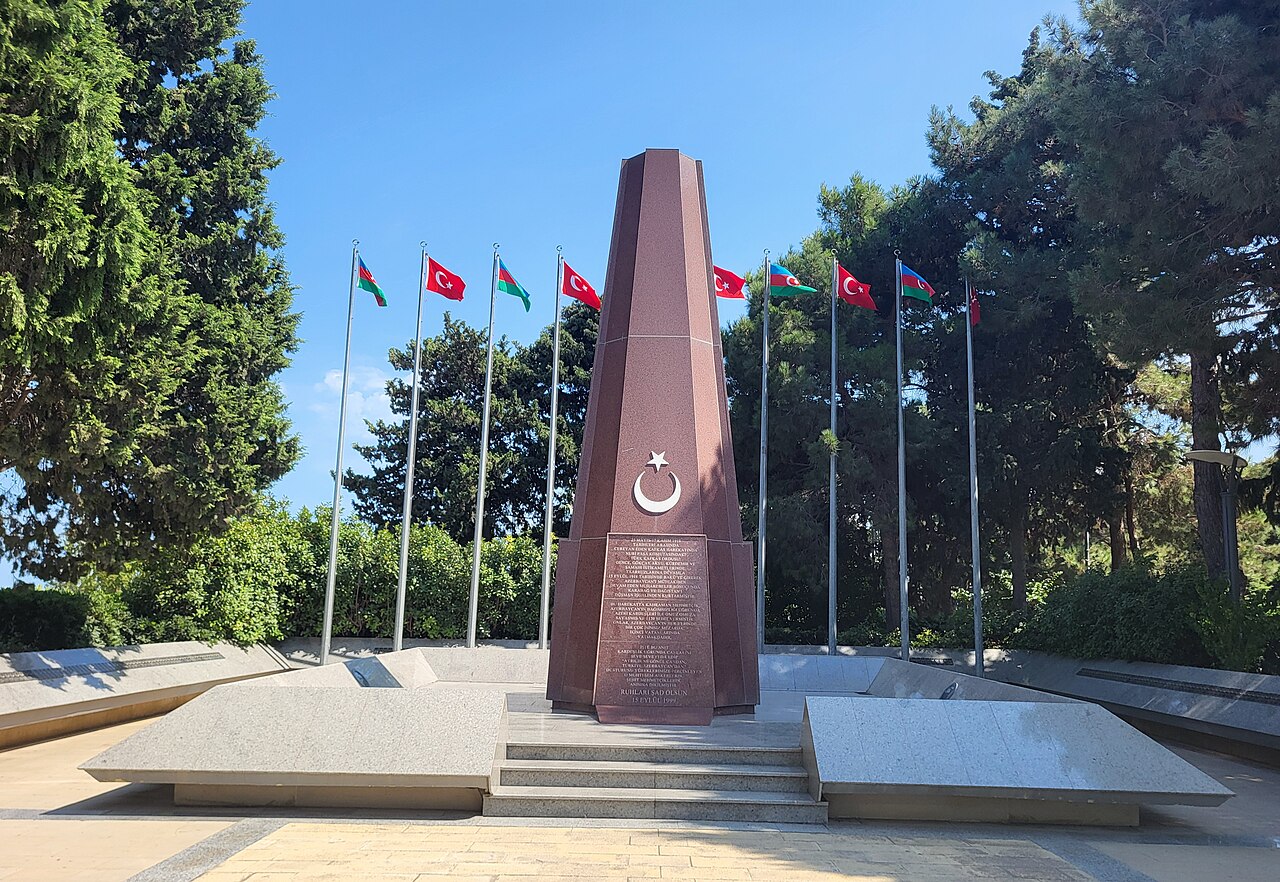 Bakü Türk Şehitleri Anıtı